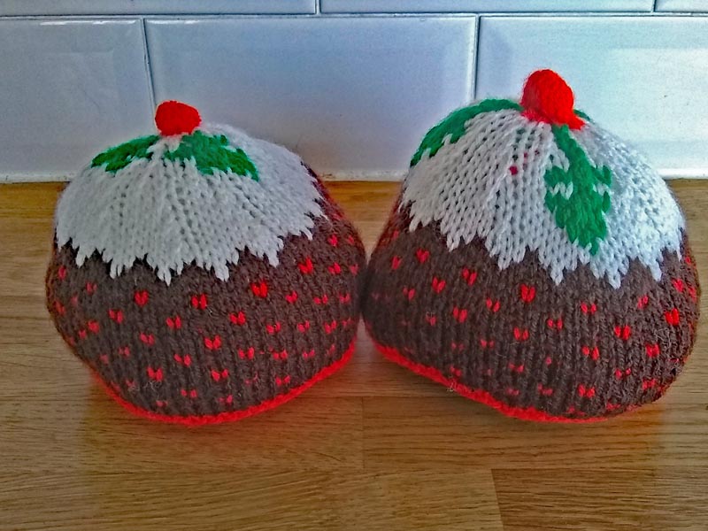 Knitted breasts for breastfeeding demonstration